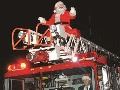 Santa-loves-firefighters